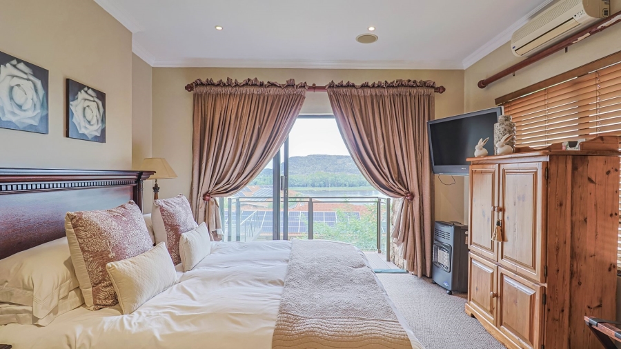 5 Bedroom Property for Sale in Birdwood Estate North West